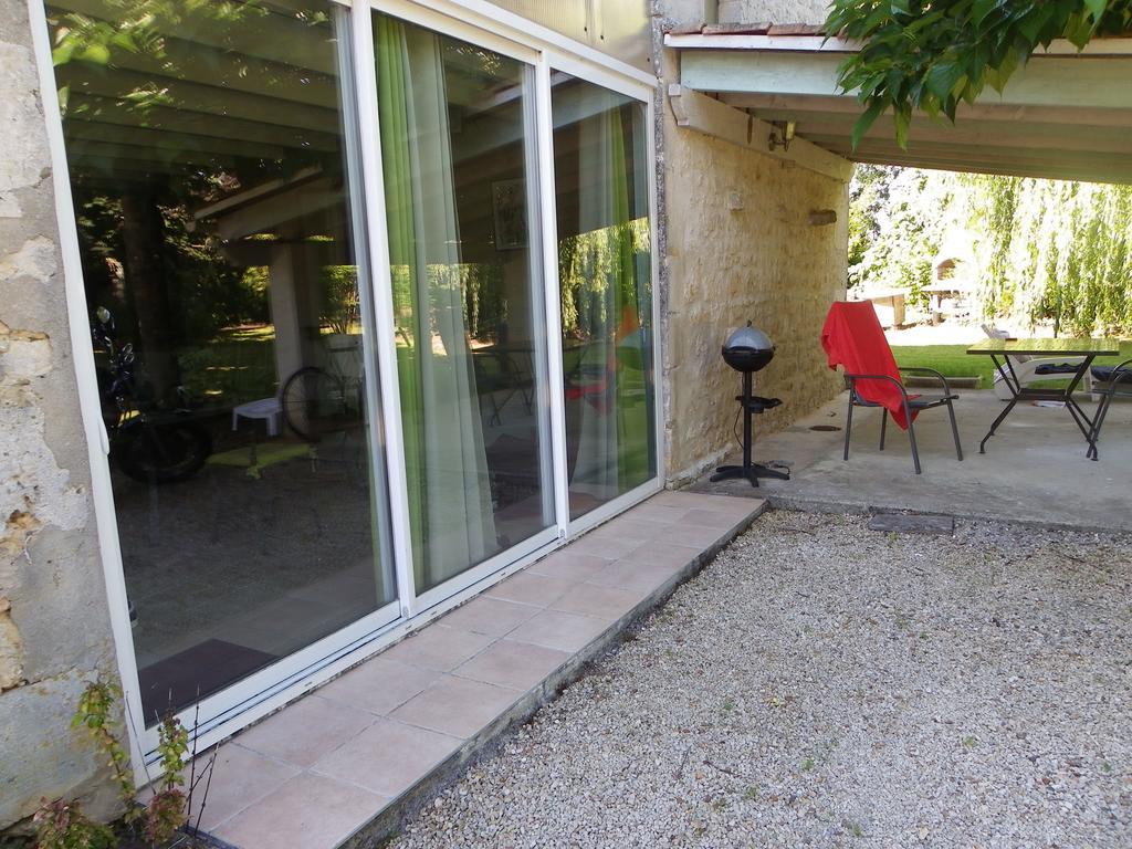 Gite Cosy, Sur Jardin, Terrasse Privee, Parking Au Calme En Rdc Gémozac Buitenkant foto